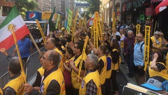 نيويورك.. إيرانيون يتظاهرون ضد روحاني وظريف