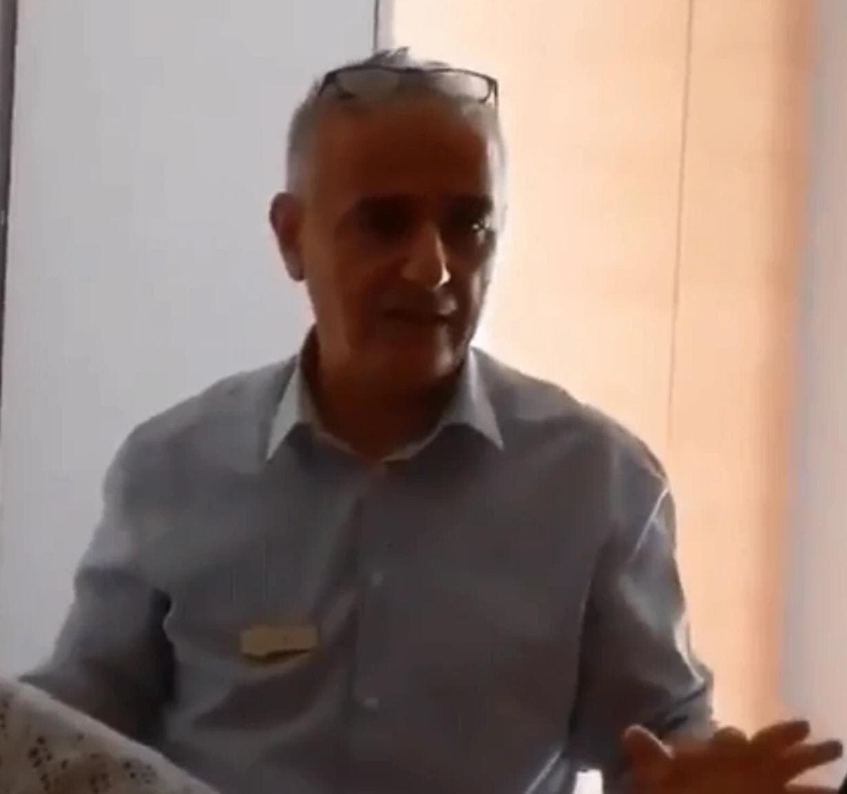 صاحب الفندق التركي الذي يحتجز عائلات بريطانية