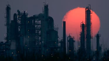 oil refinery in US (AP)