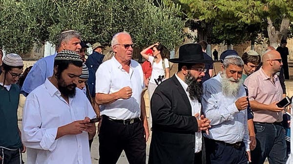 شاهد.. وزير إسرائيلي يقود المستوطنين لاقتحام الأقصى