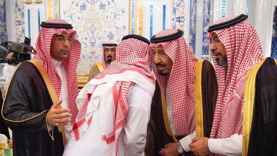 خادم الحرمين الشريفين يستقبل أسرة الراحل الفغم
