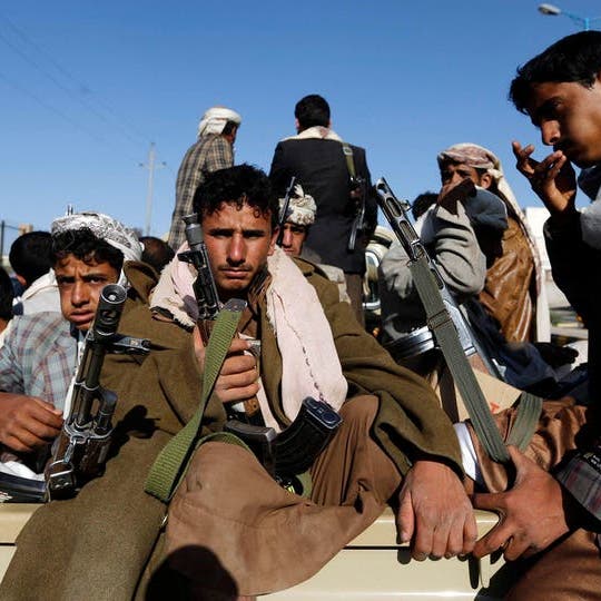 مقتل وجرح عشرات الحوثيين بانفجار مخزن أسلحة بميناء الصليف
