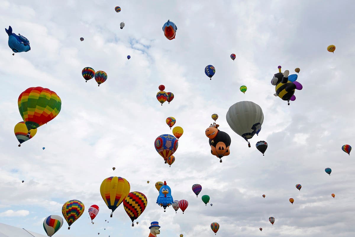 Hot air balloons fly during the 44th Albuquerque International Balloon Fiesta in Albuquerque, New Mexico. (File photo: AP