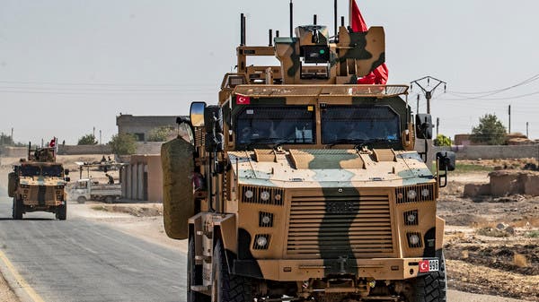 تركيا تواصل الحشد.. ونزوح من تل أبيض السورية