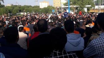 عمال الأهواز في عوز.. و200 ألف دولار إلى جيب المحافظ