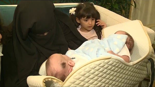 وصول التوأم السيامي الليبي للرياض للنظر في إمكانية فصلهما