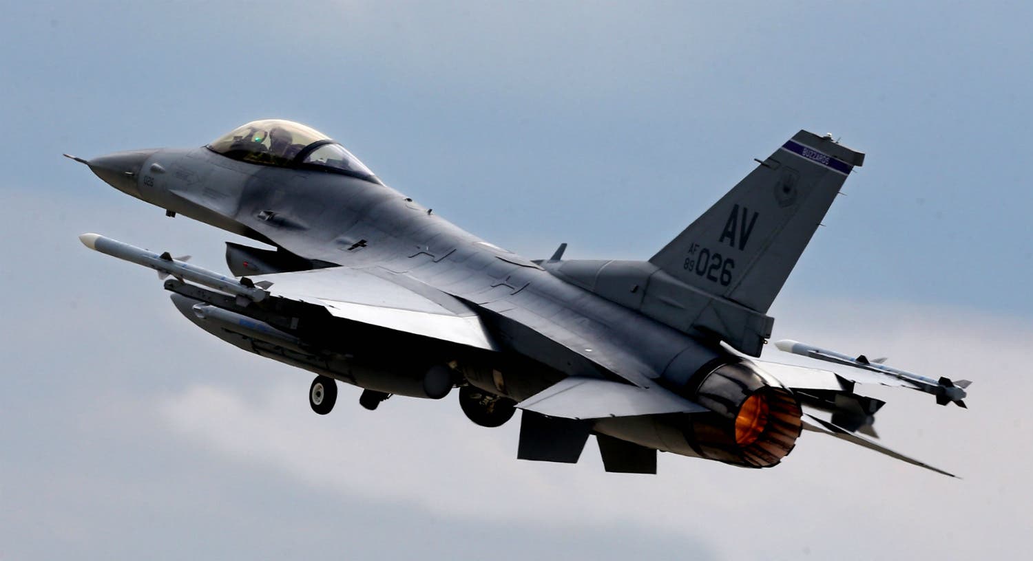American F-16 fighter jet