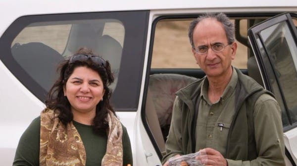 أرملة كندي مات في أحد سجون طهران تعود إلى كندا