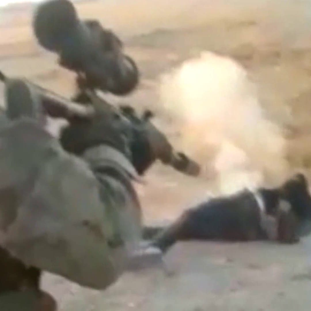 فيديو.. مقاتلون موالون لتركيا يفرغون رصاصهم في 9 مدنيين