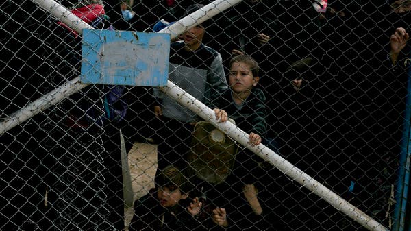 من مصر وفرنسا.. نقل 21 يتيما من مخيم الهول بشمال سوريا