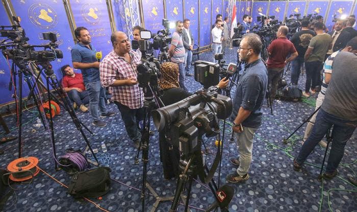 مراسلو وسائل الإعلام في العراق يصفون مهنتهم بمهنة المتاعب