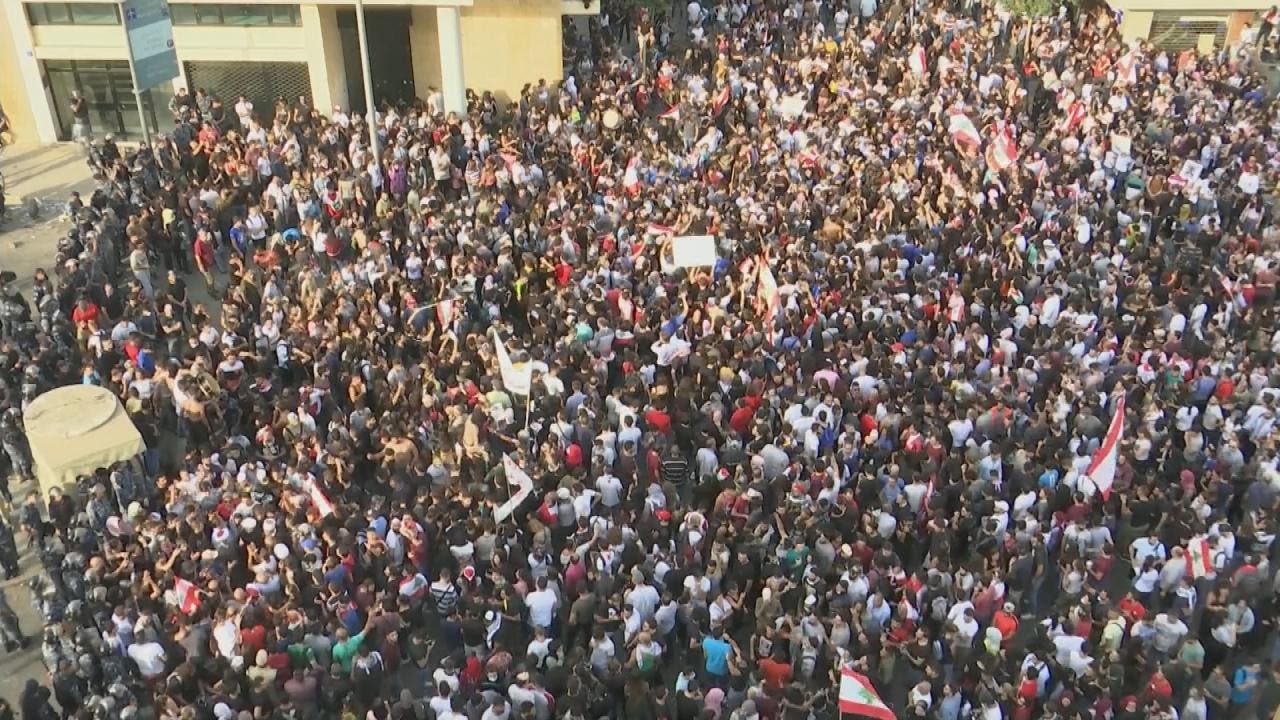 تظاهرة حاشدة وسط بيروت