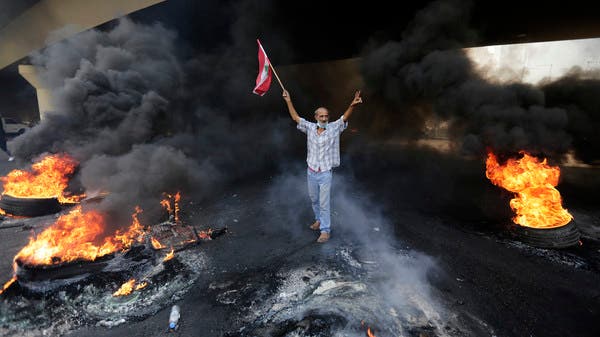 جنبلاط يدعو أنصاره للتحرك.. ورفع العلم اللبناني حصراً