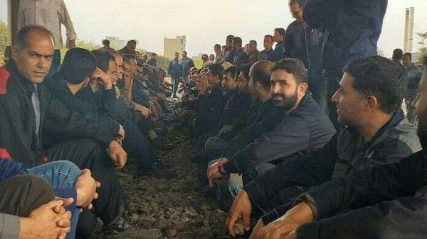 إيران.. ضرب واعتقال عمال محتجين قرب طهران