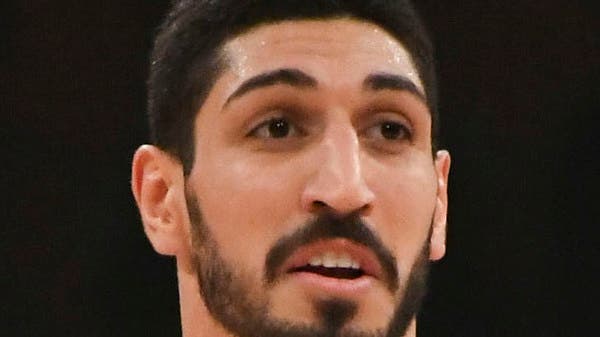نجم كرة سلة تركي يهاجم إلهان عمر: "تعمل لصالح أردوغان"