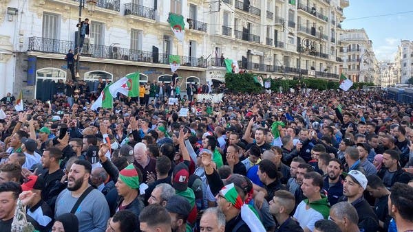 الجزائر.. قلب العاصمة يفيض بالمعتصمين رفضاَ للانتخابات