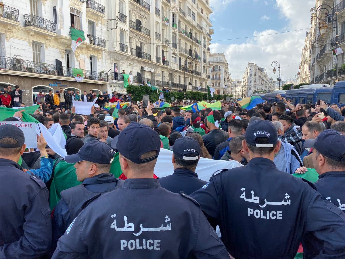 من تظاهرات الجزائر الجمعة
