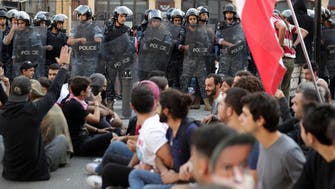 "إضراب عام" في لبنان.. وعون يدعو للحوار