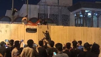 9 حالات اختناق جراء اشتباكات أمام قنصلية إيران في كربلاء