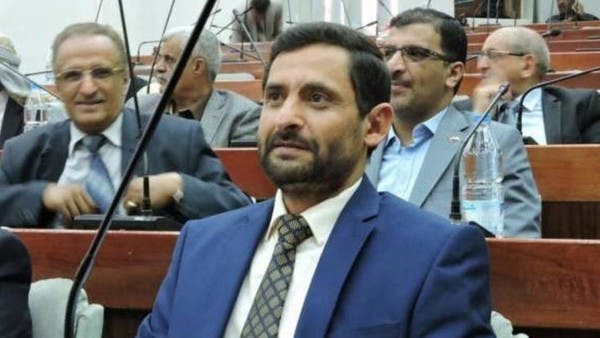 فيديو.. قيادي مقرب من الحوثي يسخر من حملتهم ضد الفساد