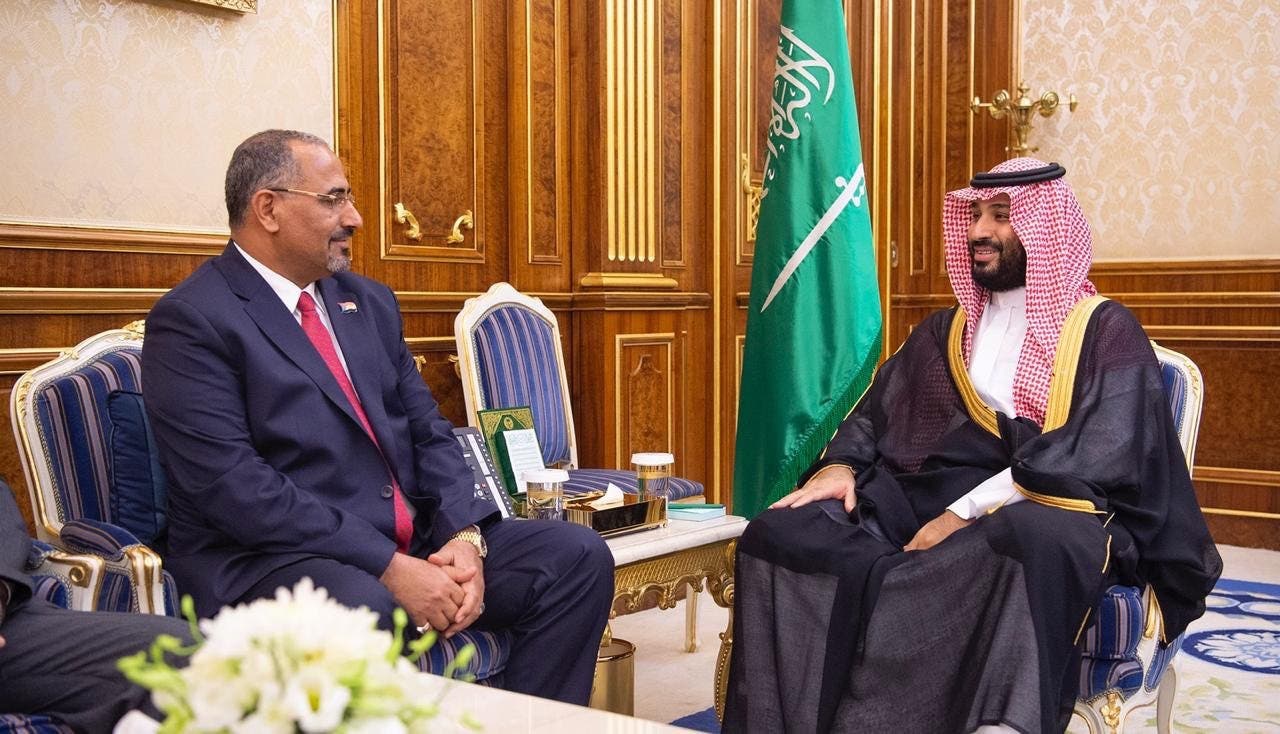 الأمير محمد بن سلمان مع رئيس المجلس الانتقالي