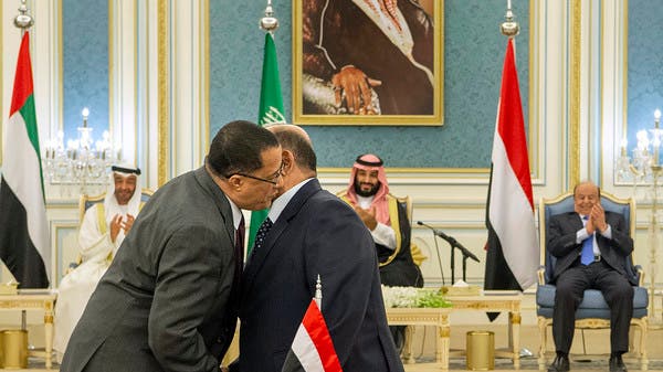 الرئيس اليمني: متمسكون بتنفيذ كافة بنود اتفاق الرياض