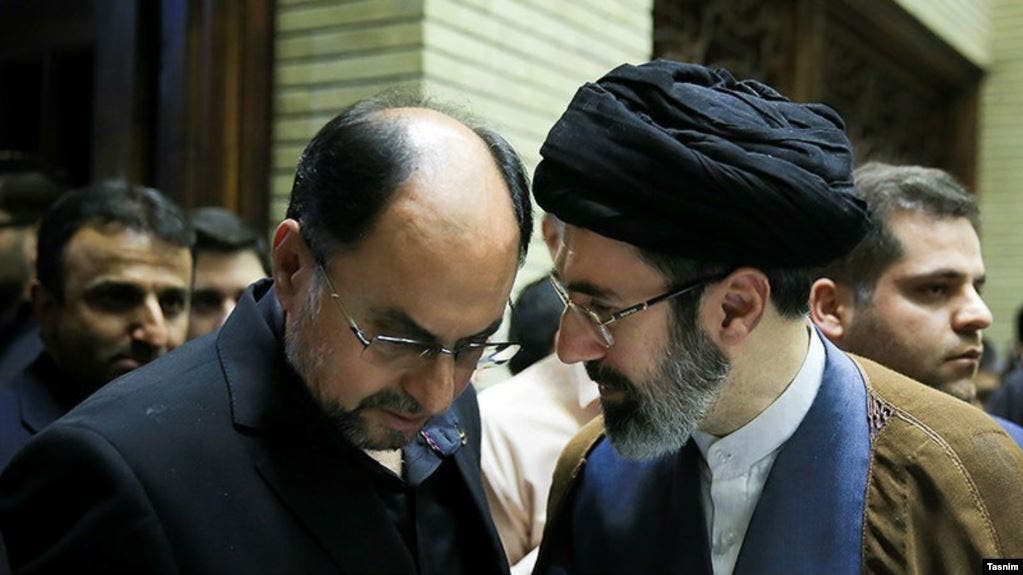 مجتبى خامنئي مع اللواء وحيد حقانيان يديران مكتب المرشد الايراني علي خامنئى