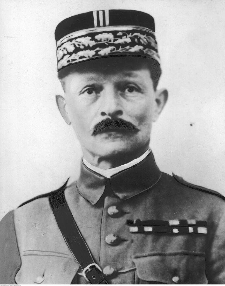 صورة للجنرال الفرنسي ماكسيم ويغاند