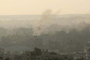 دخان يتصاعد من غزة