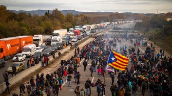 بالصور.. تكدس مروري ضخم في إسبانيا.. والسبب كتالونيا