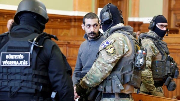 المجر.. محاكمة داعشي قتل 25 بسوريا وقطع رأس أحدهم