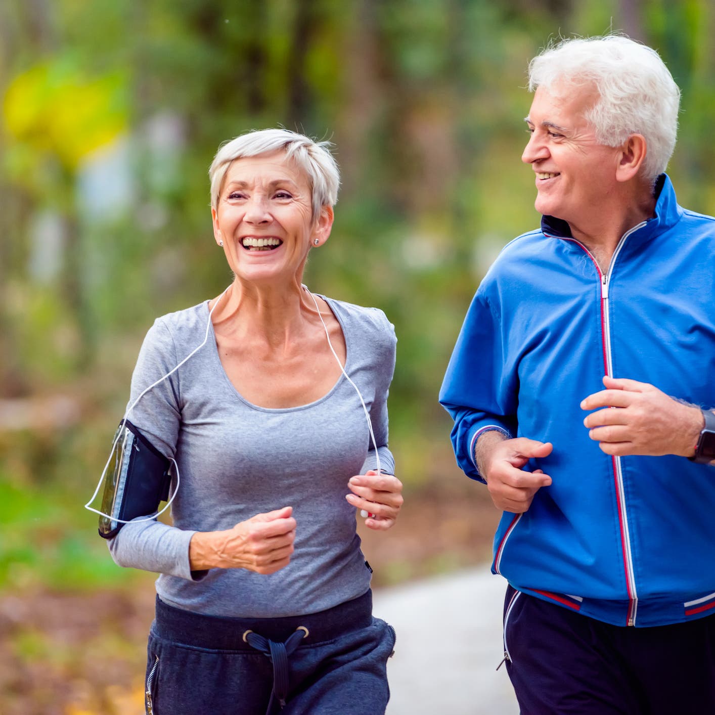 دراسة مهمة تكتشف صلة بين المشي السريع وبطء الشيخوخة