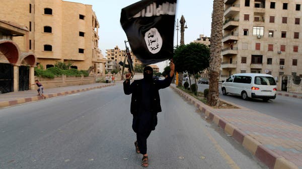 العثور على مقبرة جماعية بأحد معتقلات "داعش" في ريف حلب