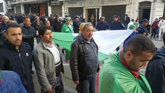 تظاهرات الجزائر تدخل أسبوعها الـ 39.. وبدء تجمع العشرات