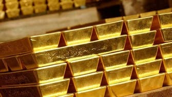 الذهب يفقد القليل من بريقه بعد وصوله إلى 1700 دولار