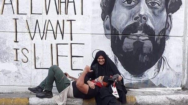 بانتفاضة العراق.. ثكلى تطهو وتكتك ينطق ومنشد حر!