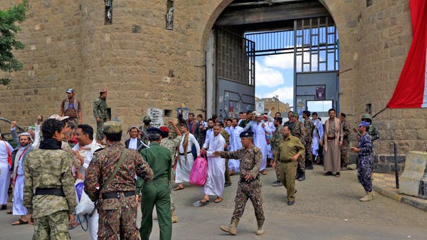 "الموت البطيء".. الحوثيون يستغلون الأمراض لتعذيب السجناء