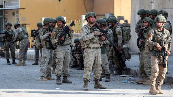 وزارة الدفاع: مقتل جنديين تركيين باشتباكات مع مسلحين أكراد