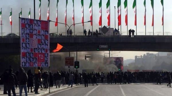 الحرس الثوري: إطلاق النار تم من جهات داخل الاحتجاجات