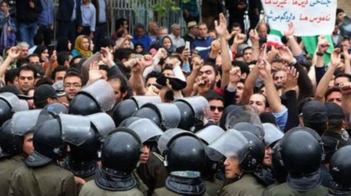 حمایت نویسندگان وهنرمندان ایران از اعتراضها... خیزش گرسنگان