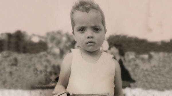 بعد أحمد حلمي.. محمد هنيدي يسخر من صورته صغيرا