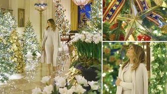 شاهد ميلانيا ترمب تكشف النقاب عن زينة الميلاد بالبيت الأبيض