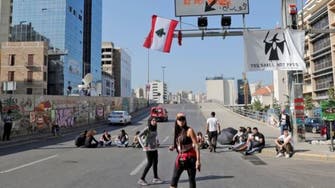 محتجو لبنان يرفضون طيف السياسيين..  وتحركات جديدة