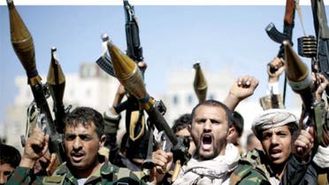 تقصف منازل اليمنيين بالمدفعية.. ميليشيا الحوثي تواصل خرق هدنة الحديدة