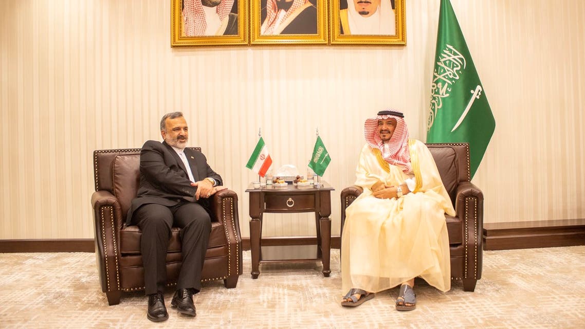 وزير الحج السعودي ومسؤول إيراني