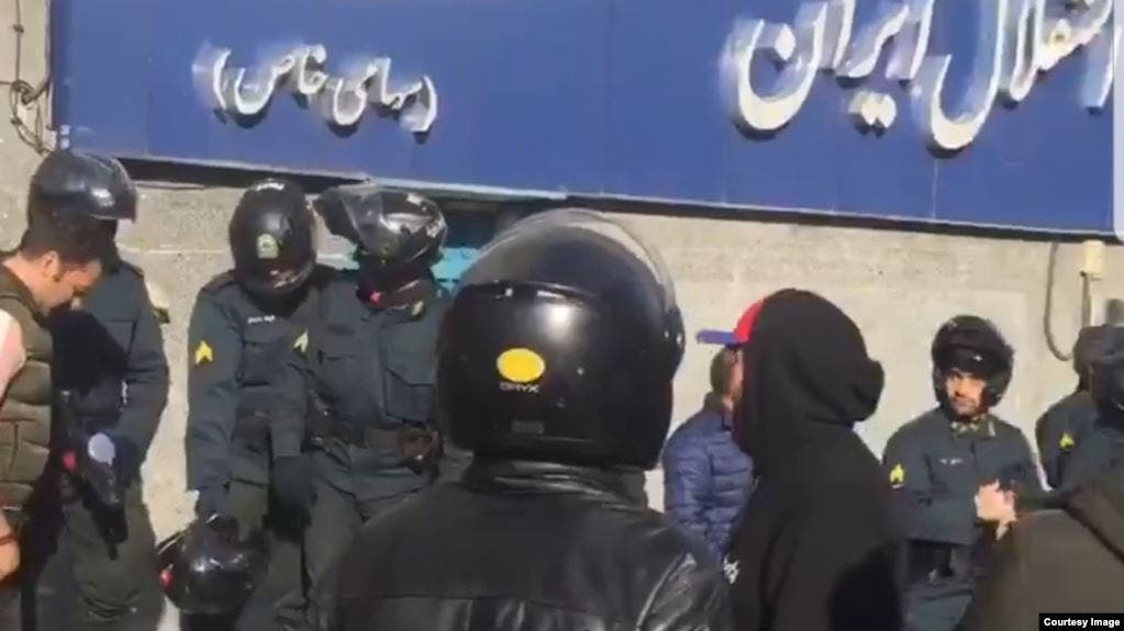الأمن ينتشر في محيط نادي "استقلال" في طهران