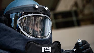 A police officer wears a bomb suit during a media tour of the Hong Kong Police Explosive Ordnance Disposal Bureau (EOD) depot in Hong Kong on December 6, 2019. (File photo: AFP)
