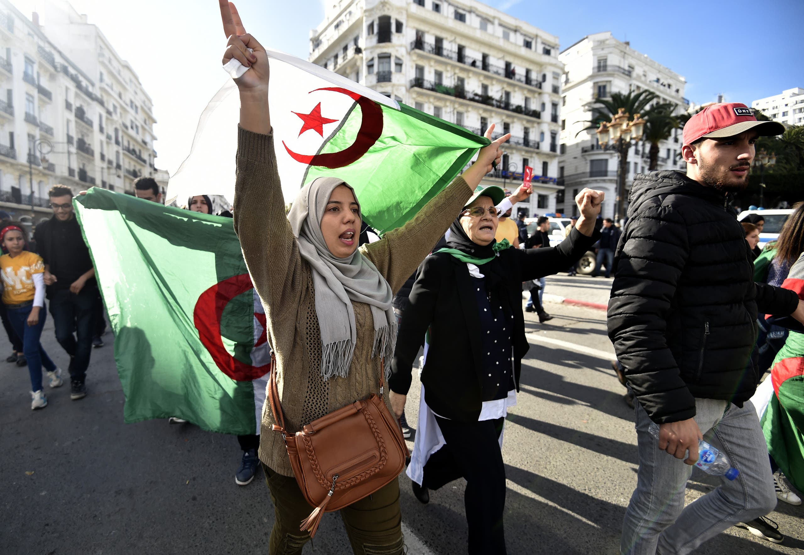تظاهرات جزائرية ضد الانتخابات 