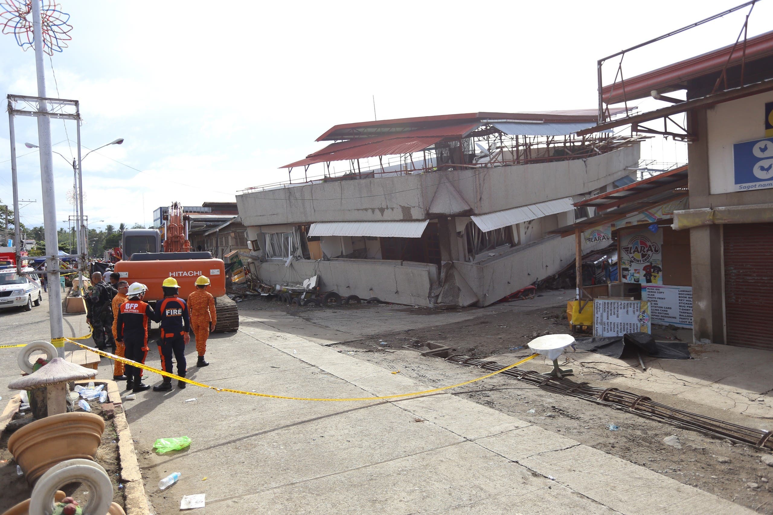 زلزال الفلبين 5 قتلى والبحث عن ناجين تحت أنقاض مركز تجاري F10bdeb2-0344-4fb1-a8c3-65f09d7873d9
