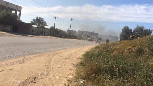 اشتباكات حول طريق المطار بطرابلس.. والجيش يخنق  الوفاق